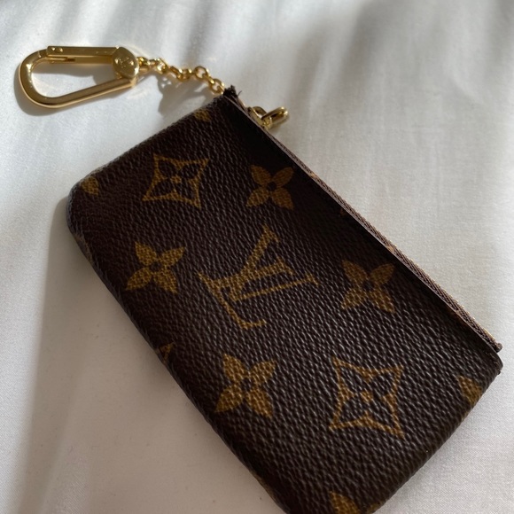 Louis Vuitton Handbags - Lous Vuitton monogram key pouch